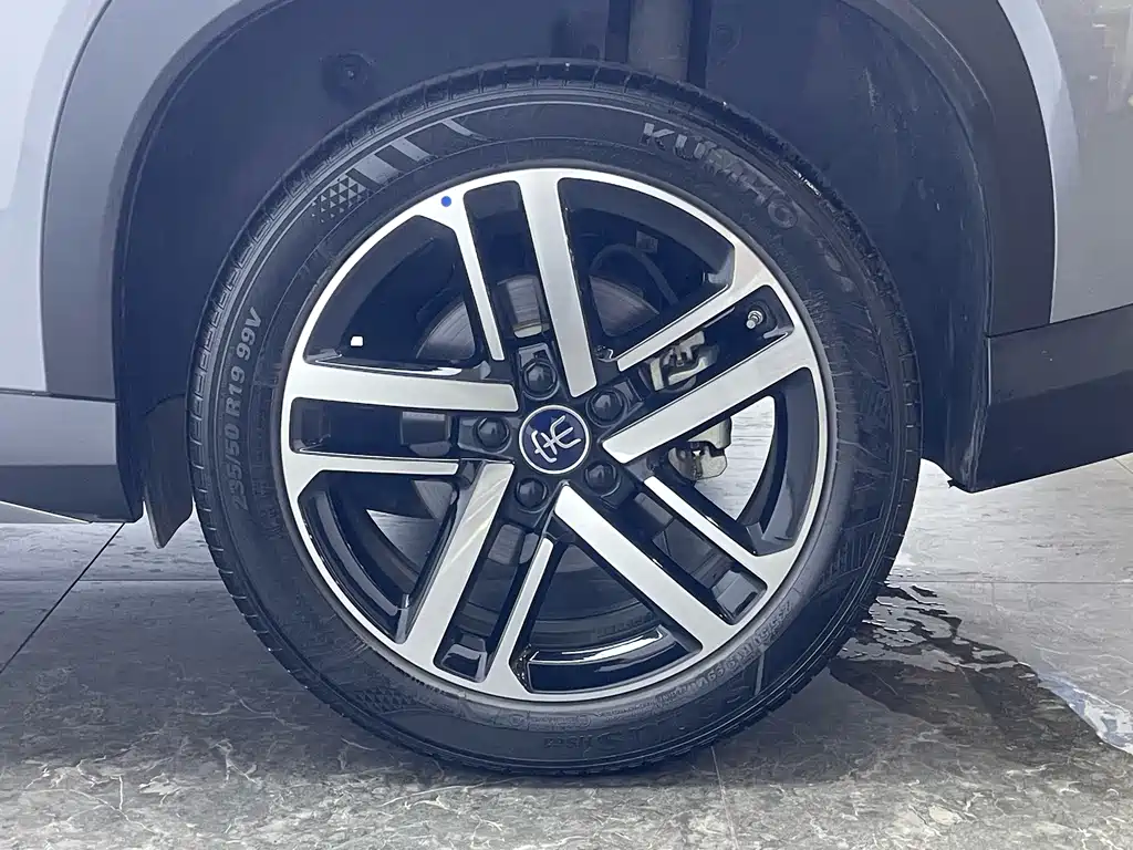 BYD L DM-i — миниатюра 10