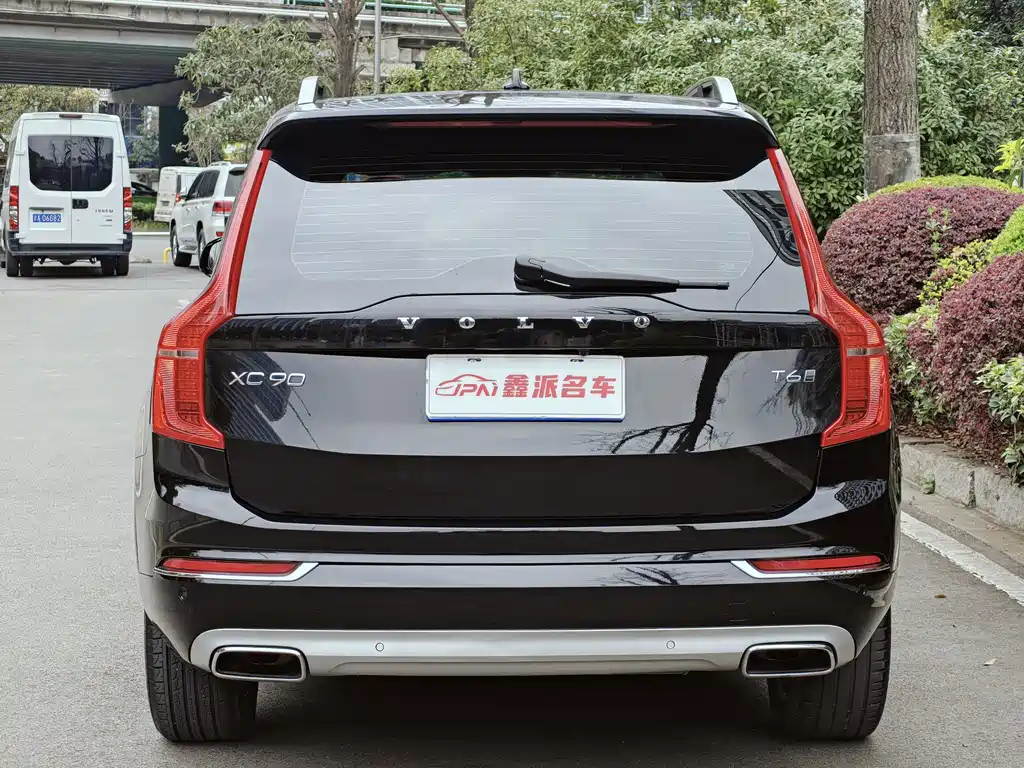 Volvo XC90 2018 T5 5 мест