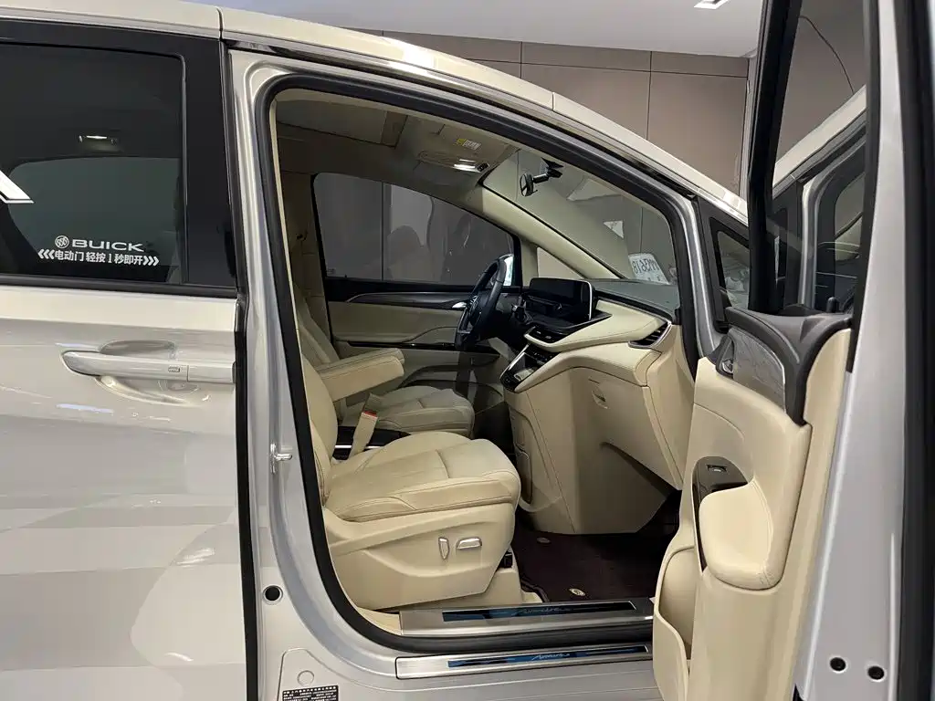 Buick GL8 Hybrid — миниатюра 18