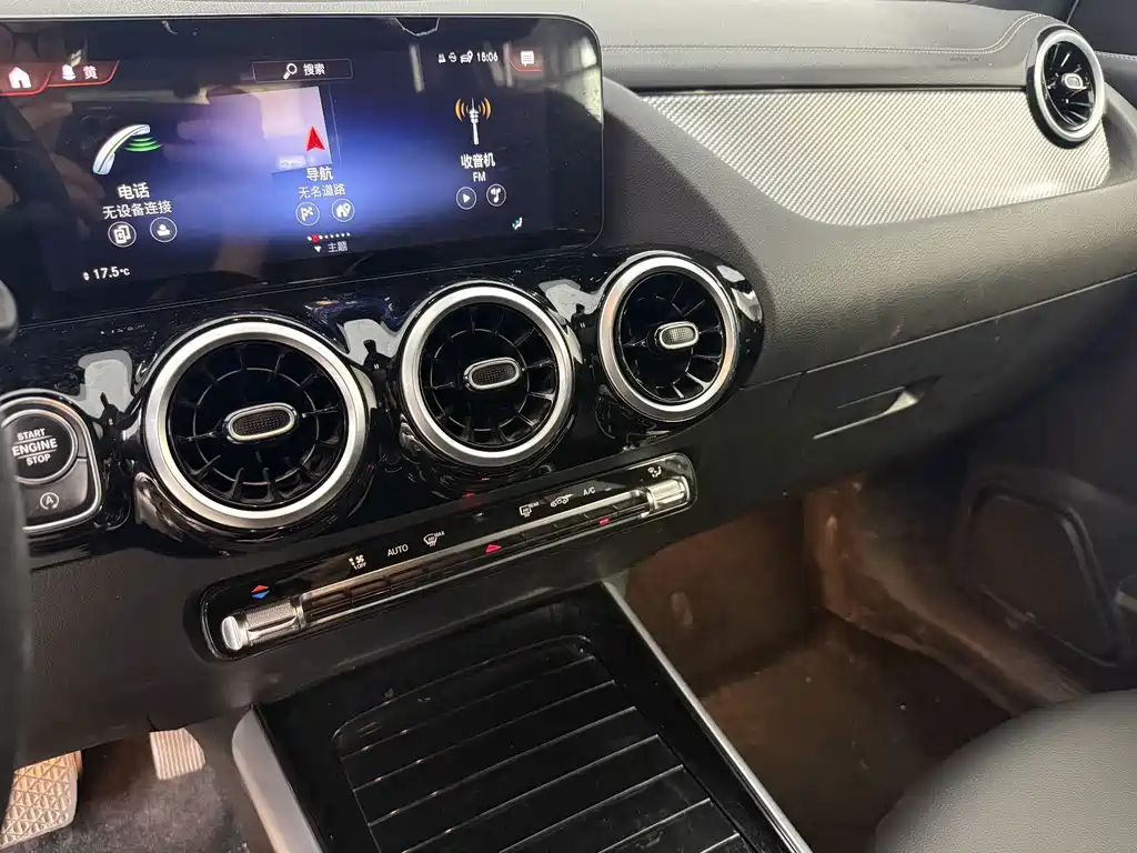 Mercedes-Benz GLA — миниатюра 6