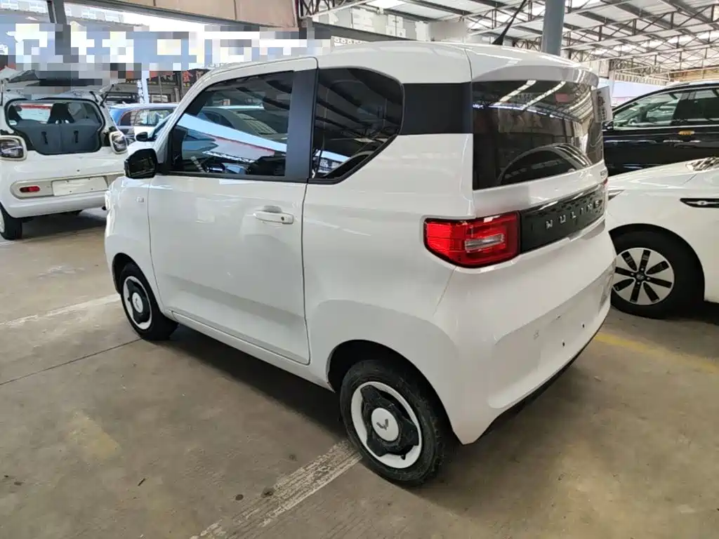 Wuling MINIEV — миниатюра 5