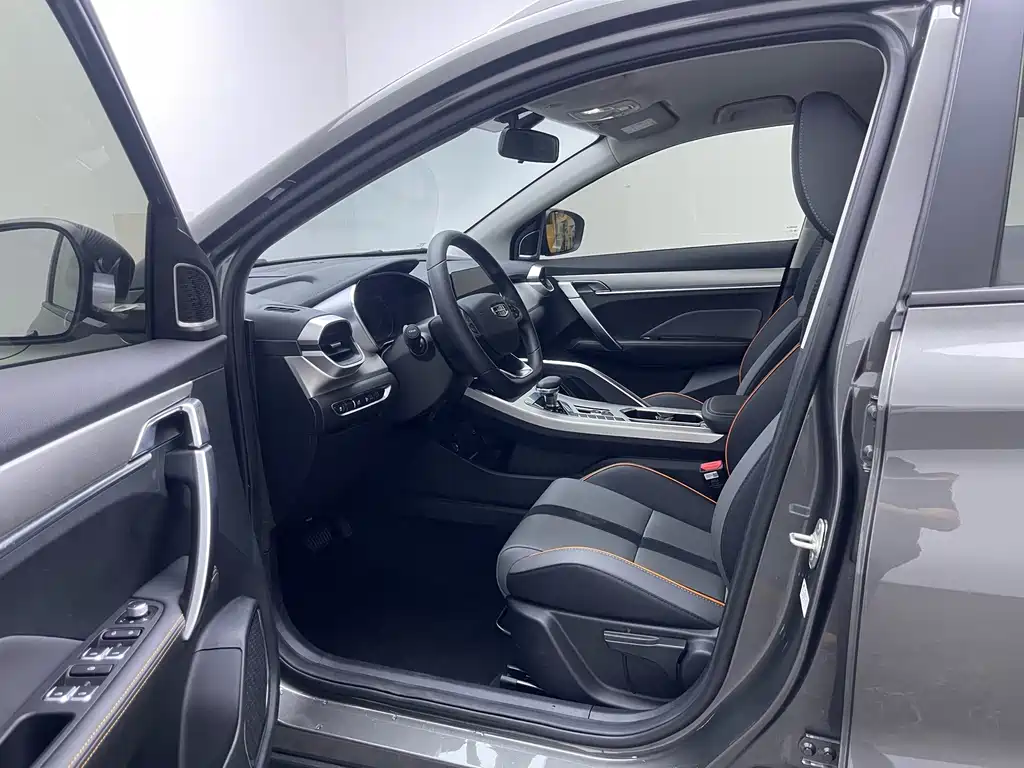 Geely Binyue — миниатюра 13