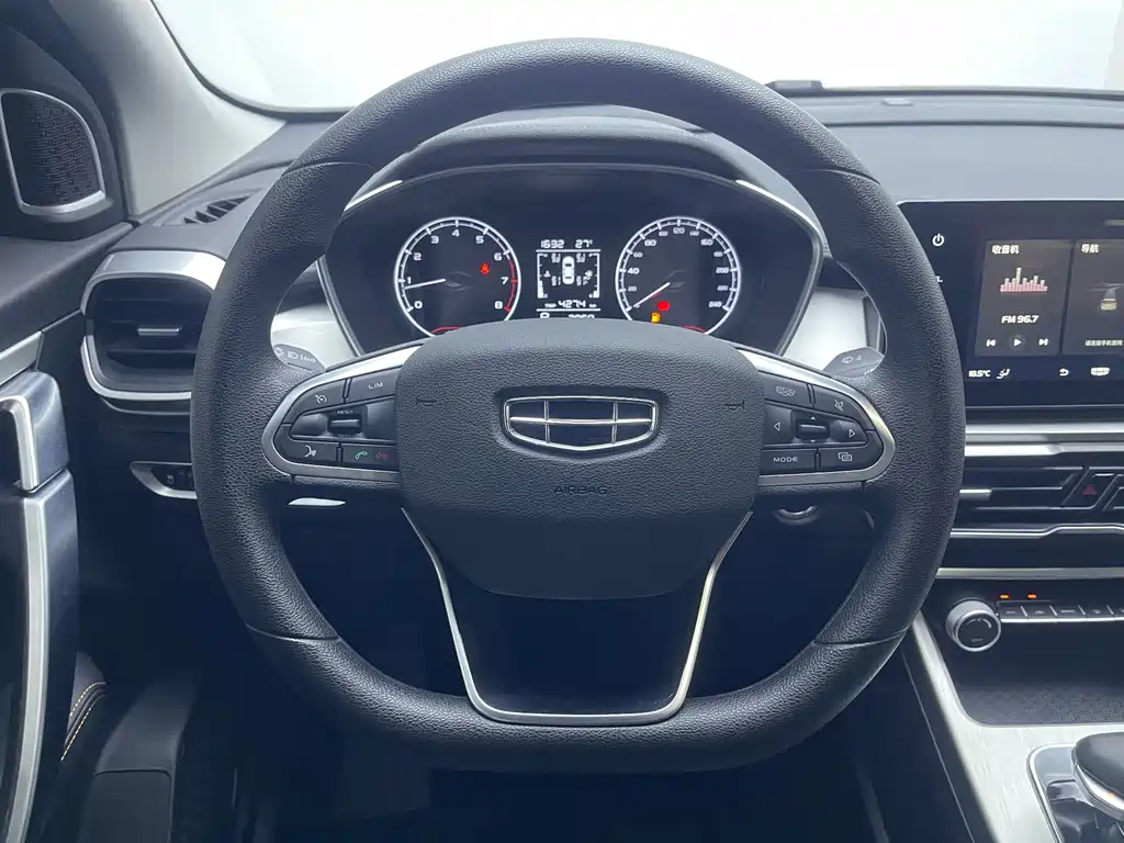 Geely Binyue — миниатюра 18