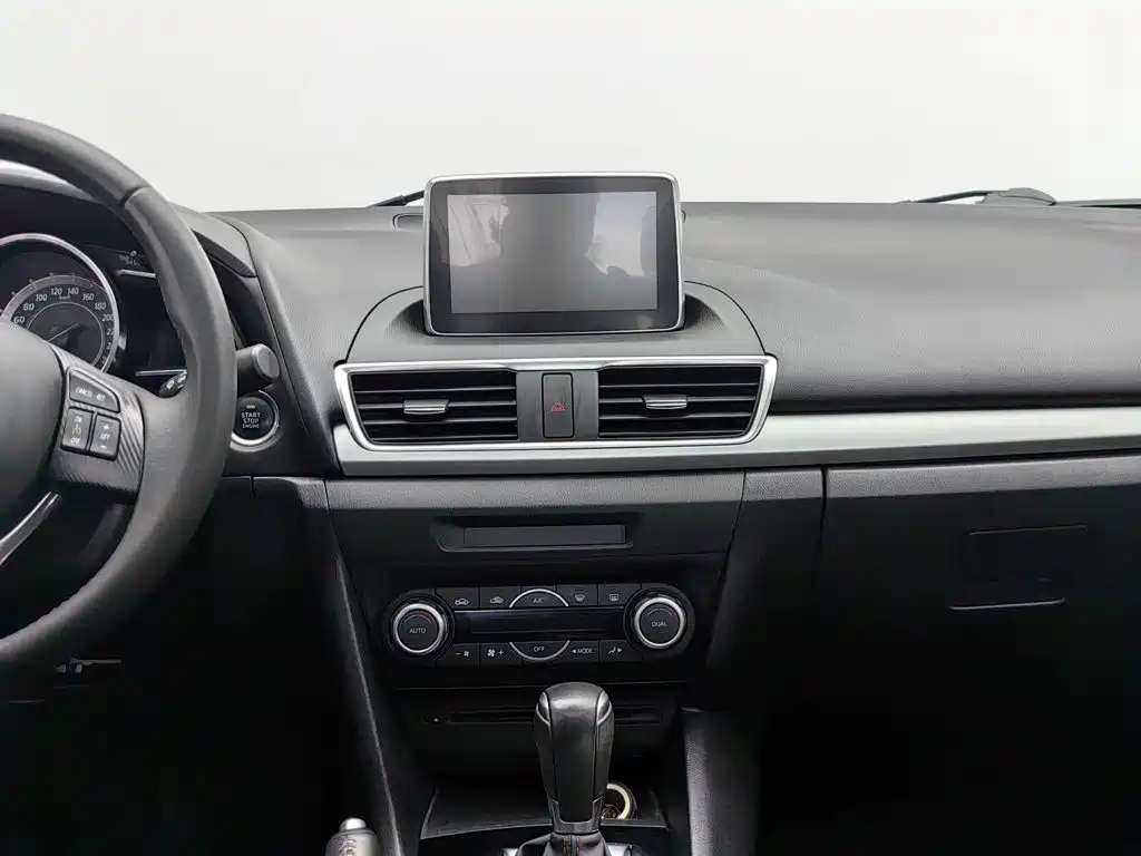 Mazda 3 Axela — миниатюра 12