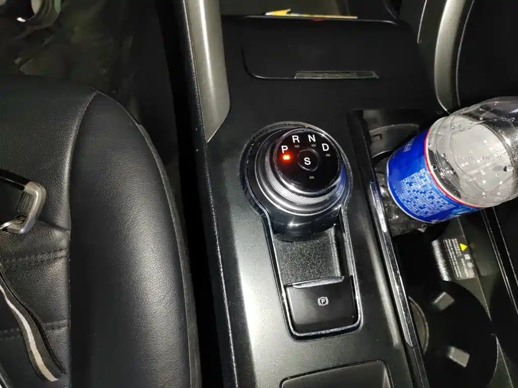 Ford Mondeo — миниатюра 7