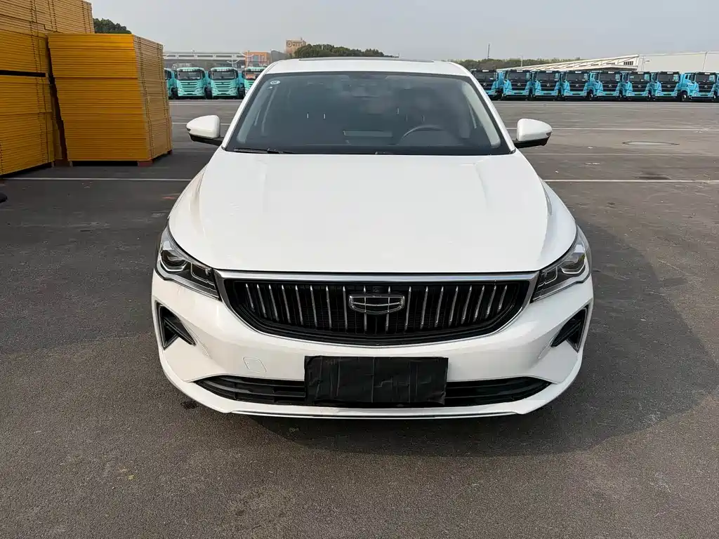 Geely Emgrand 2021