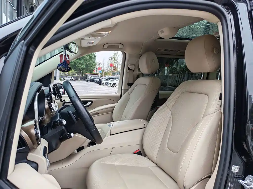 Mercedes-Benz V-Class — миниатюра 7