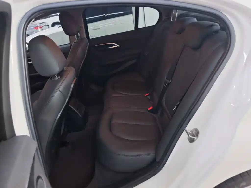 BMW 1 Series — миниатюра 17