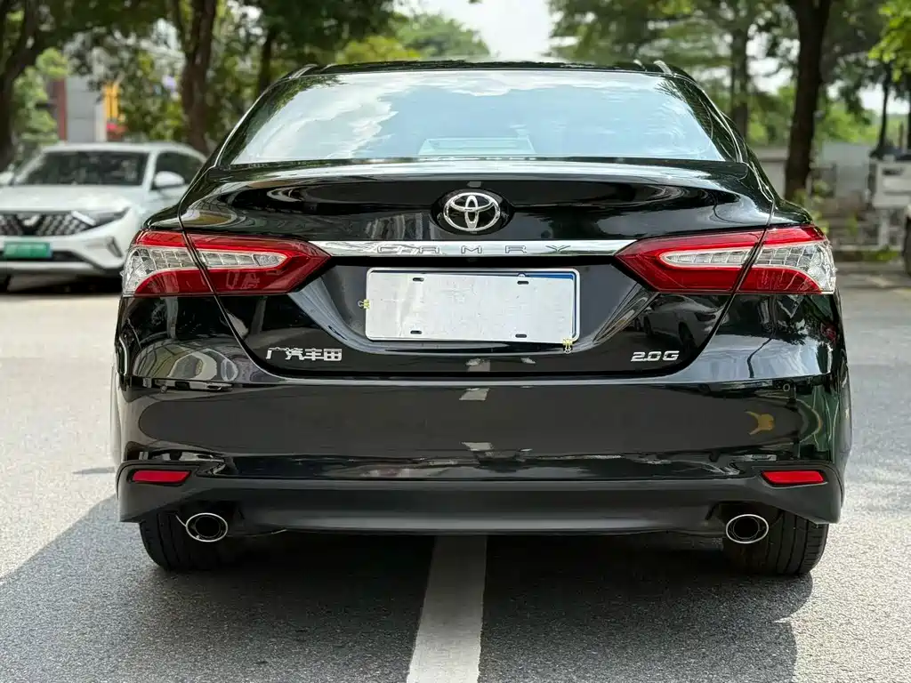 Toyota Camry — миниатюра 5