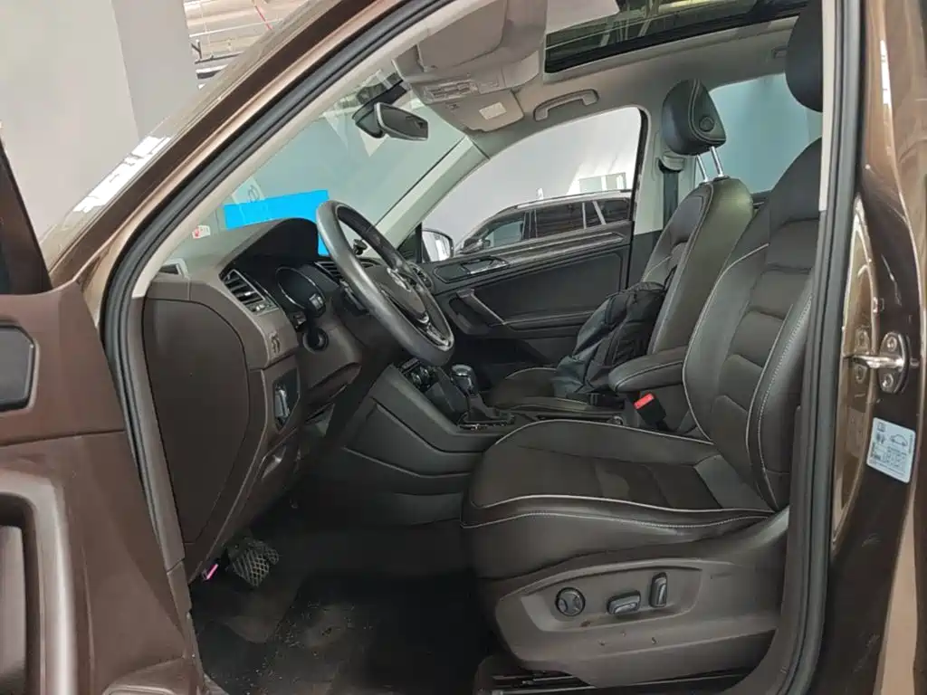 Volkswagen Tiguan L — миниатюра 20