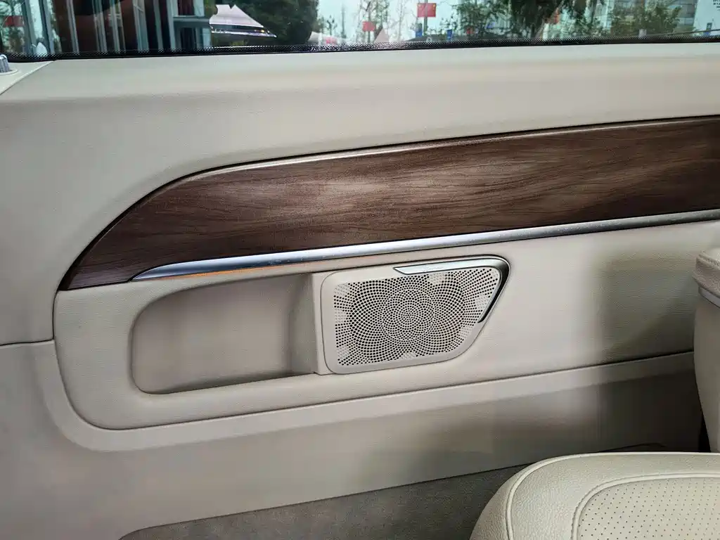 Mercedes-Benz V-Class — миниатюра 26