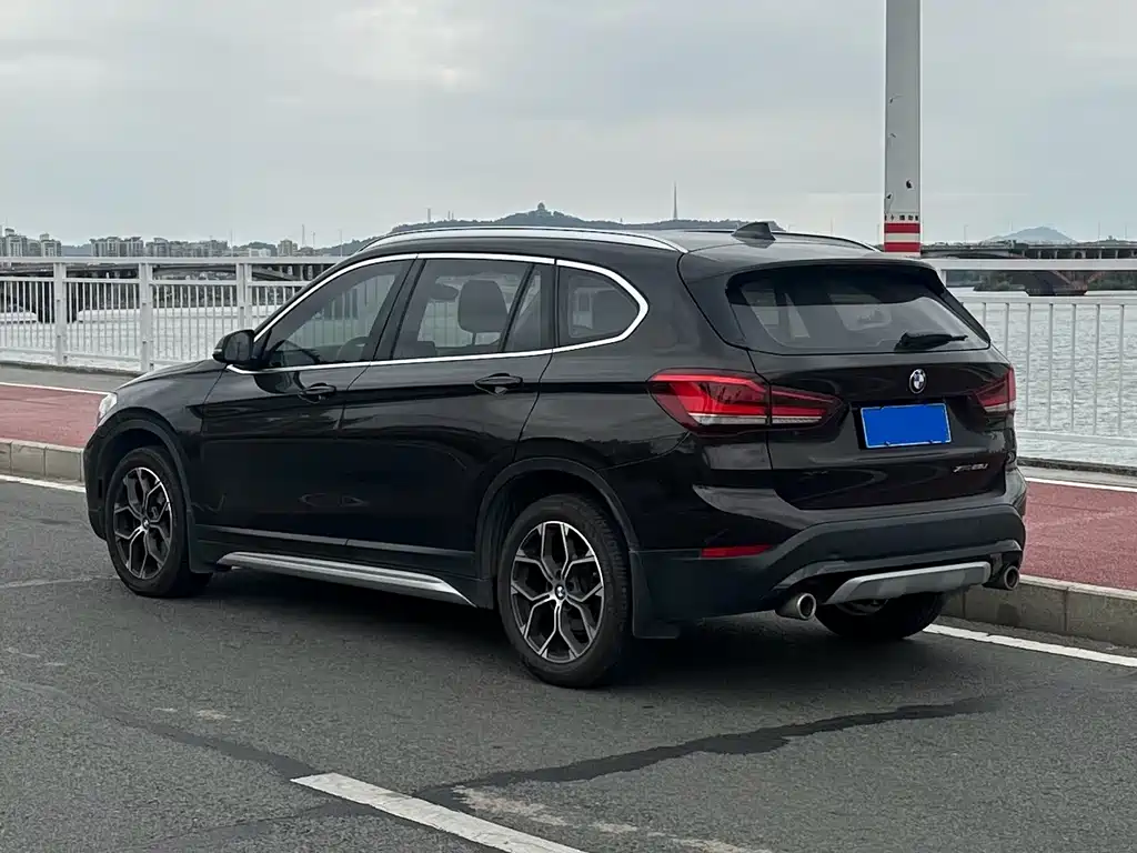 BMW X1 - фото 3