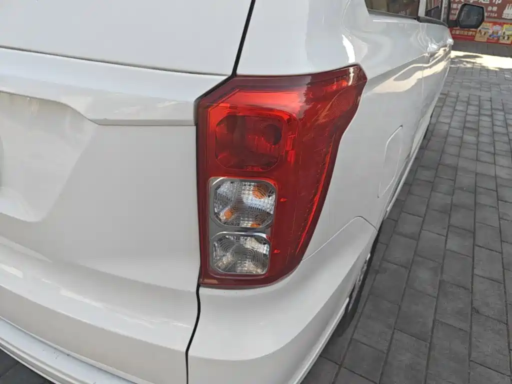 Wuling Hongguang — миниатюра 8