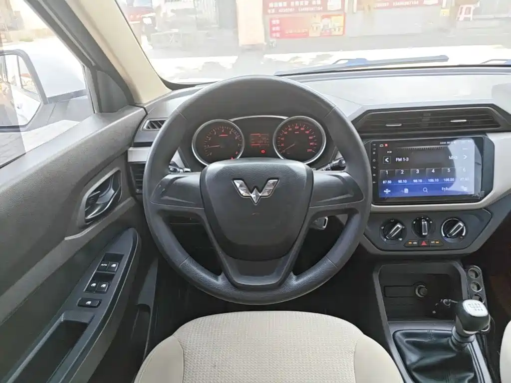 Wuling Hongguang — миниатюра 11