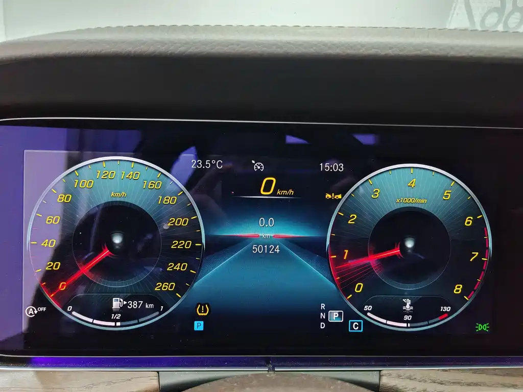 Mercedes-Benz E-Class — миниатюра 8