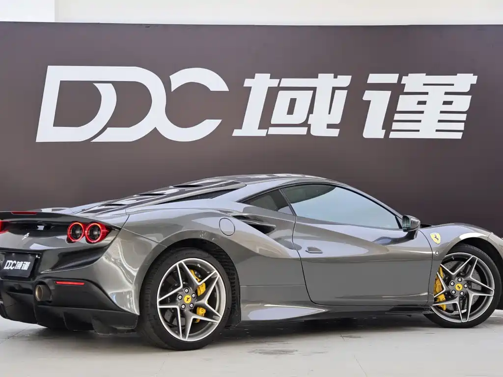 Ferrari F8 — миниатюра 6