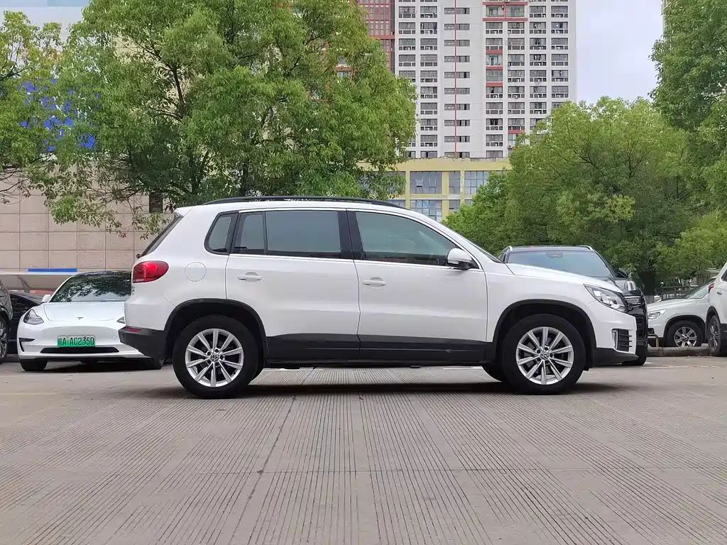 Volkswagen Tiguan — миниатюра 8