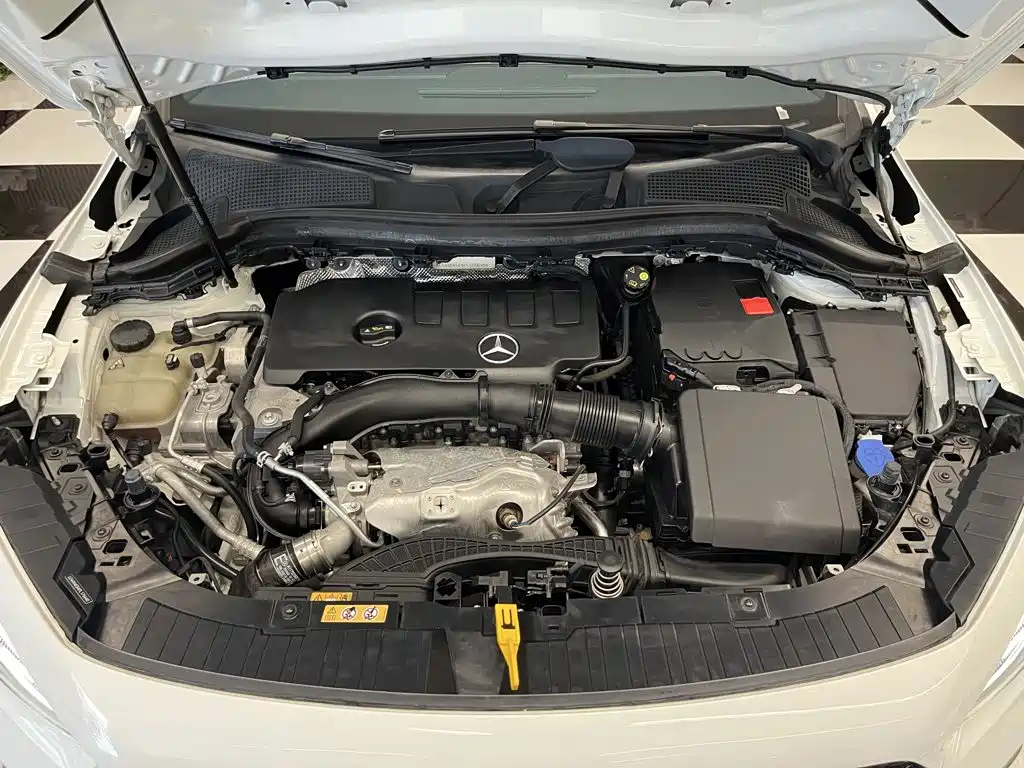 Mercedes-Benz GLA — миниатюра 12