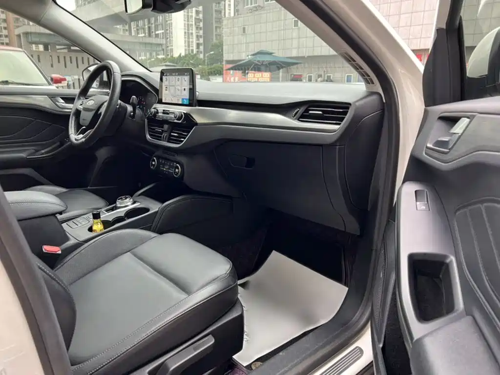 Ford Focus — миниатюра 11