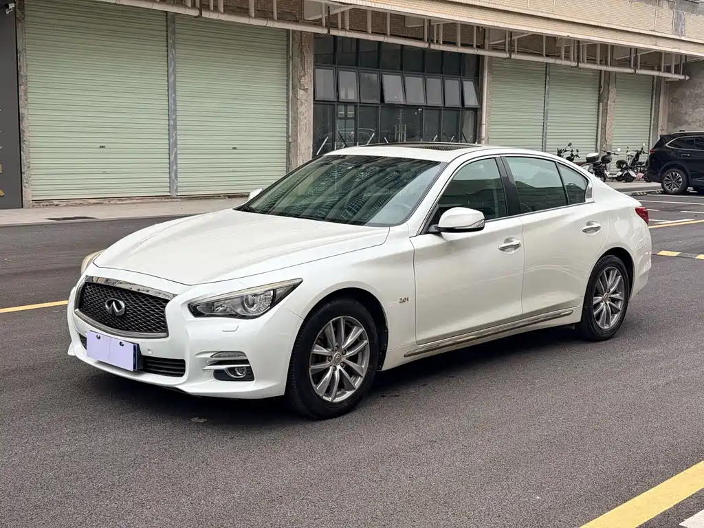 Infiniti Q50L