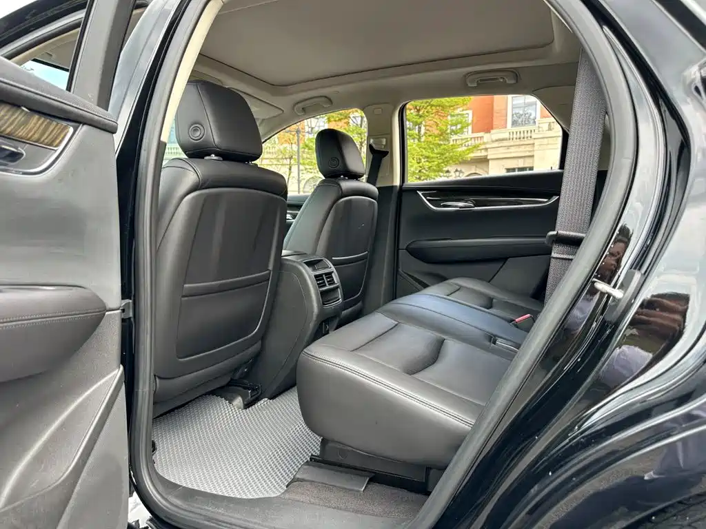 Cadillac XT5 — миниатюра 9
