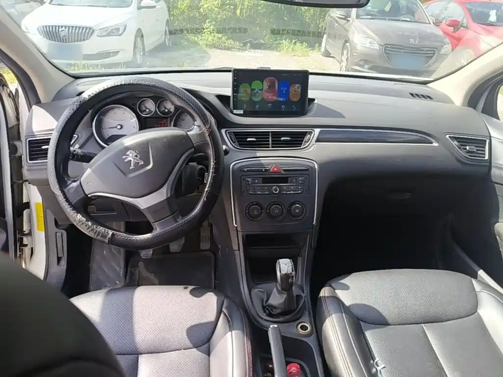 Peugeot 308 — миниатюра 14