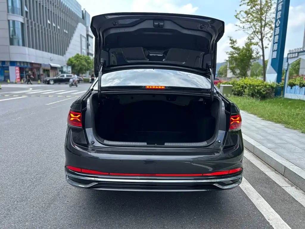 Volkswagen Sagitar — миниатюра 18