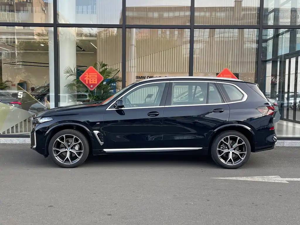 BMW X5 2025 xDrive 30Li Premium M Sport