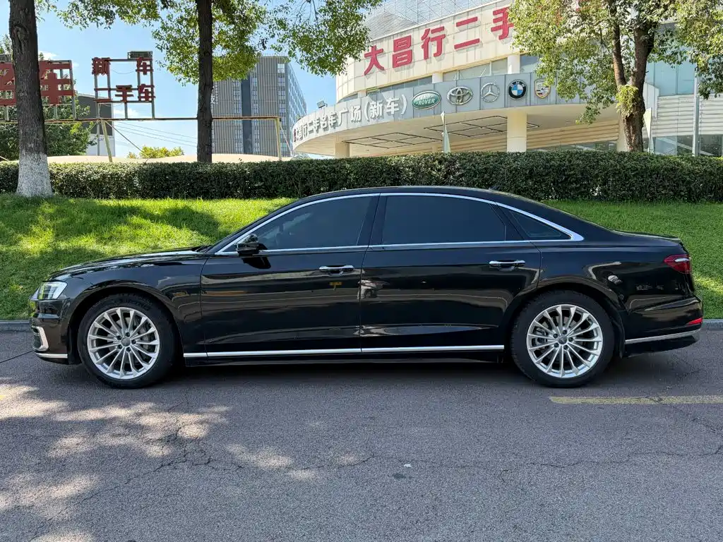 Audi A8 — миниатюра 3