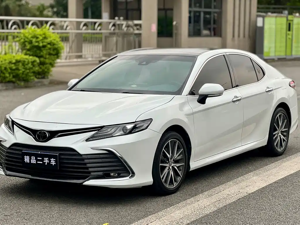 Купить Toyota Camry