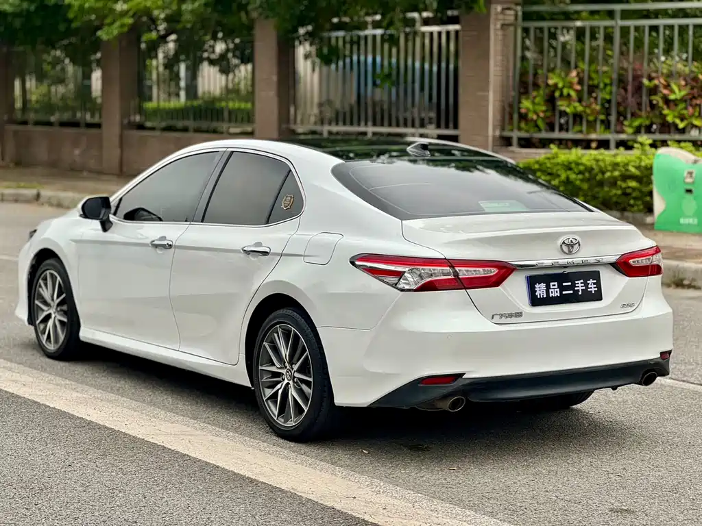 Toyota Camry 2021 2.5G Luxury