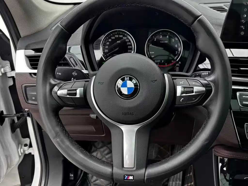 BMW X1 — миниатюра 7