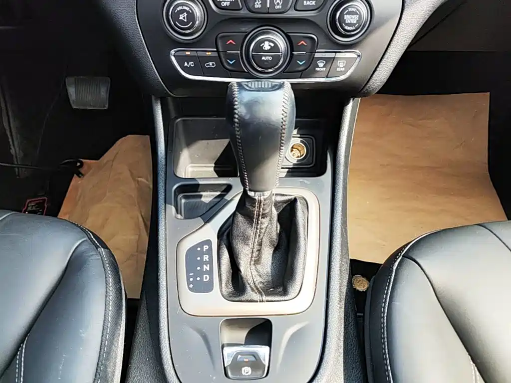 Jeep Cherokee — миниатюра 14