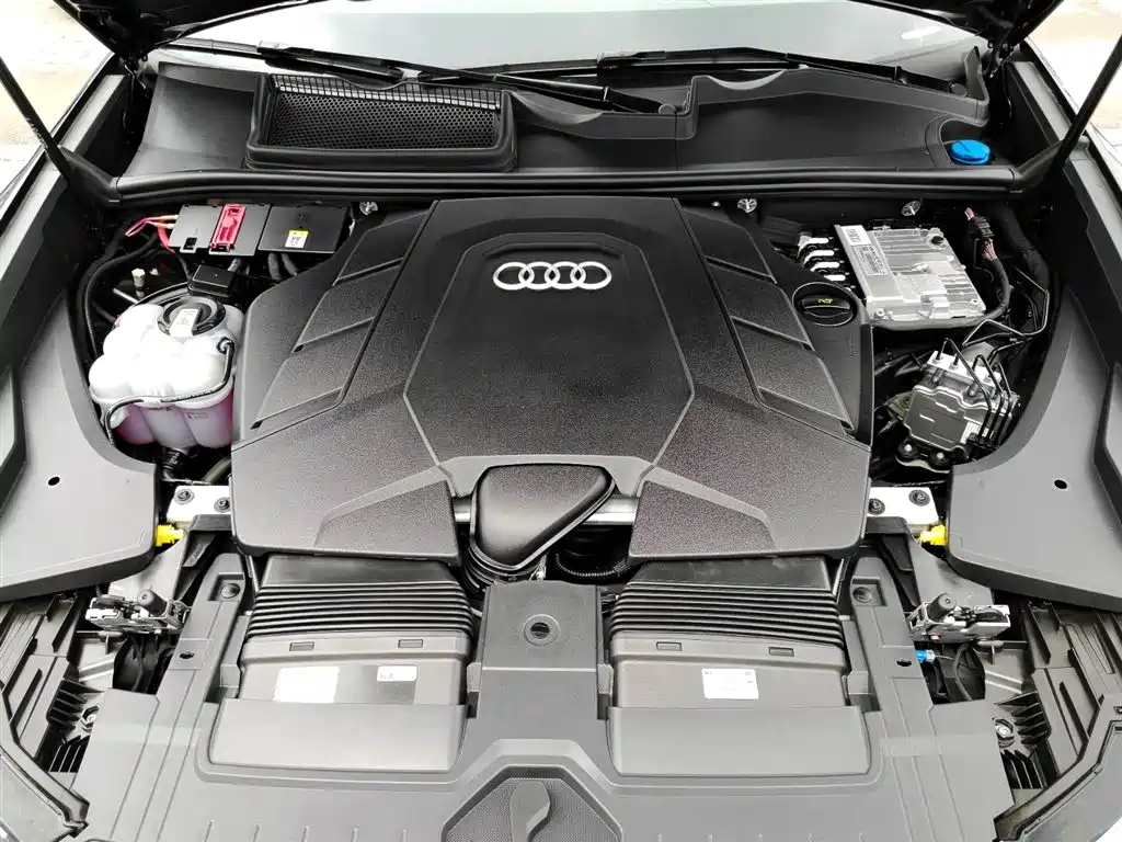 Audi Q8 — миниатюра 24