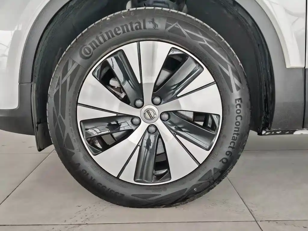 Volvo XC40 — миниатюра 6