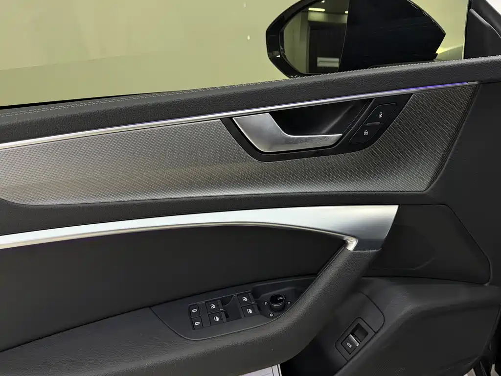 Audi A7L — миниатюра 6