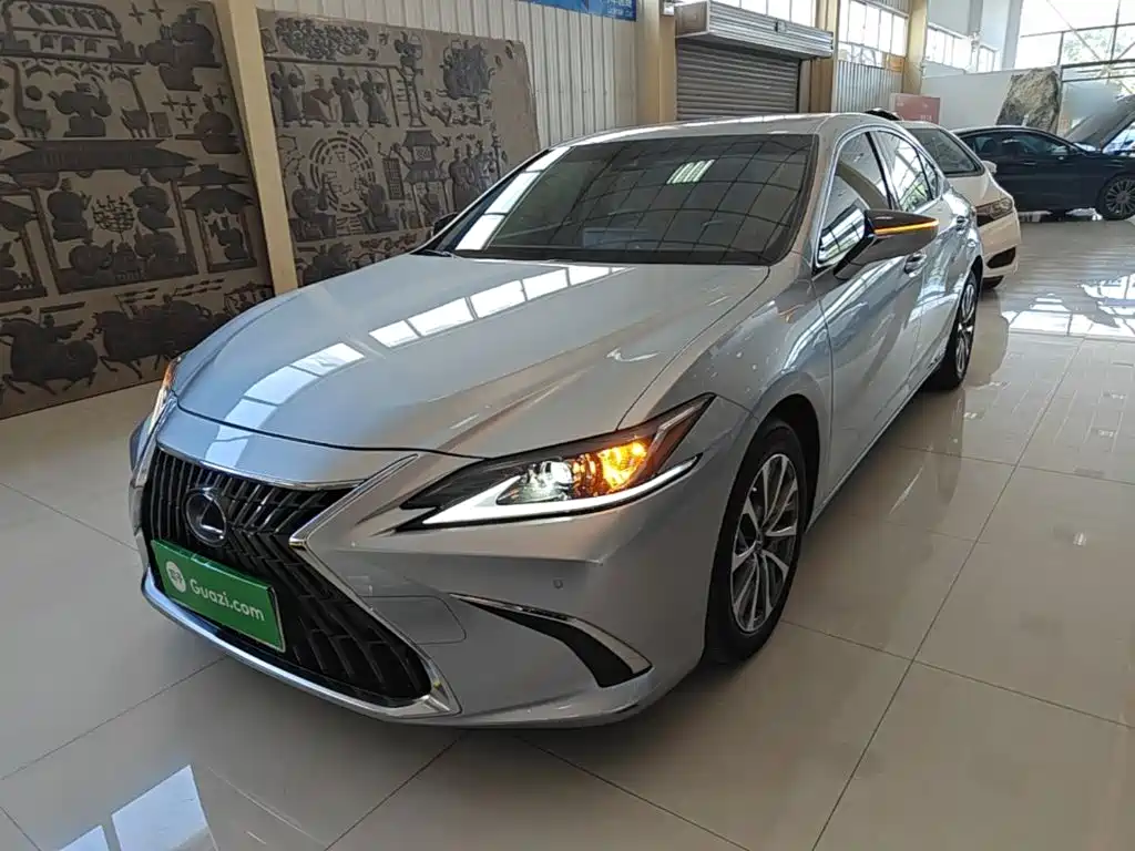 Lexus ES — миниатюра 2