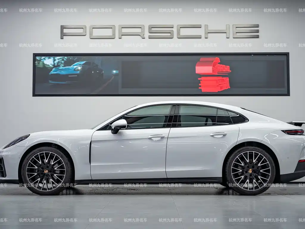 Porsche Panamera — миниатюра 5