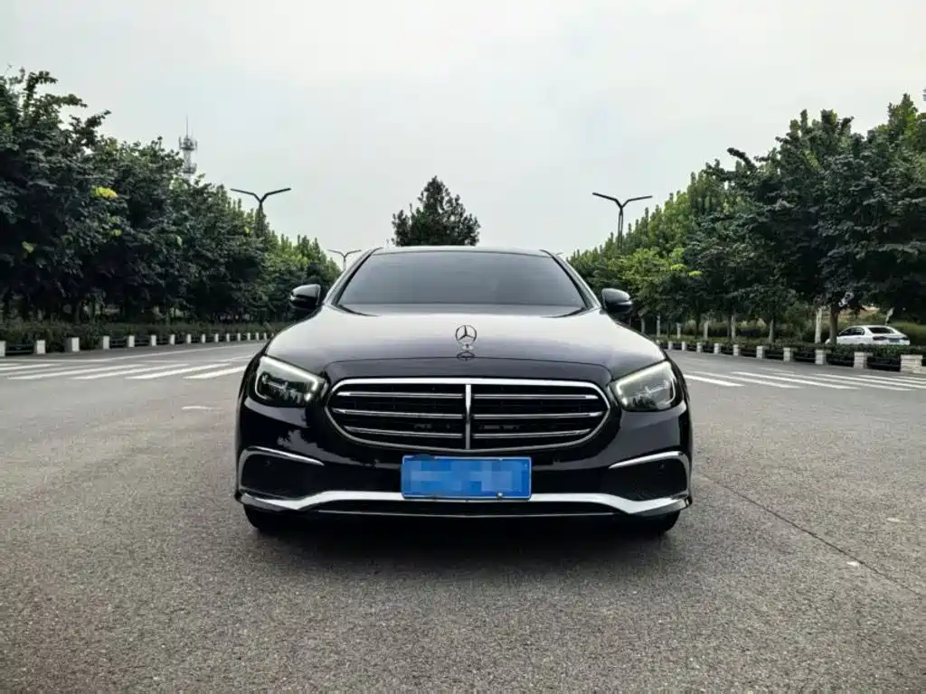 Mercedes-Benz E-Class — миниатюра 2