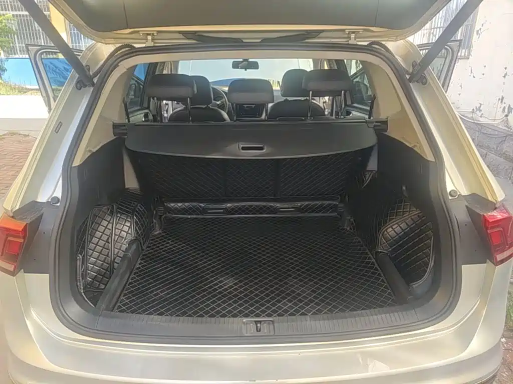 Volkswagen Tiguan L — миниатюра 19