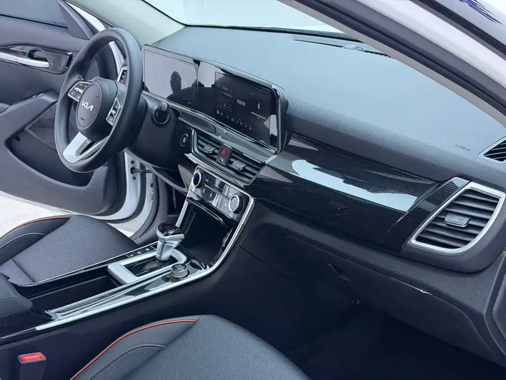 Kia Seltos — миниатюра 17