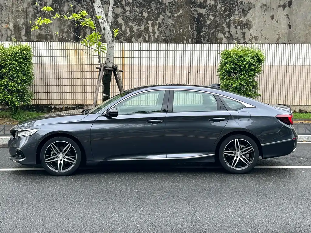 Honda Accord — миниатюра 8