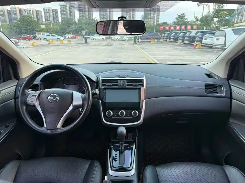 Nissan Tiida — миниатюра 6