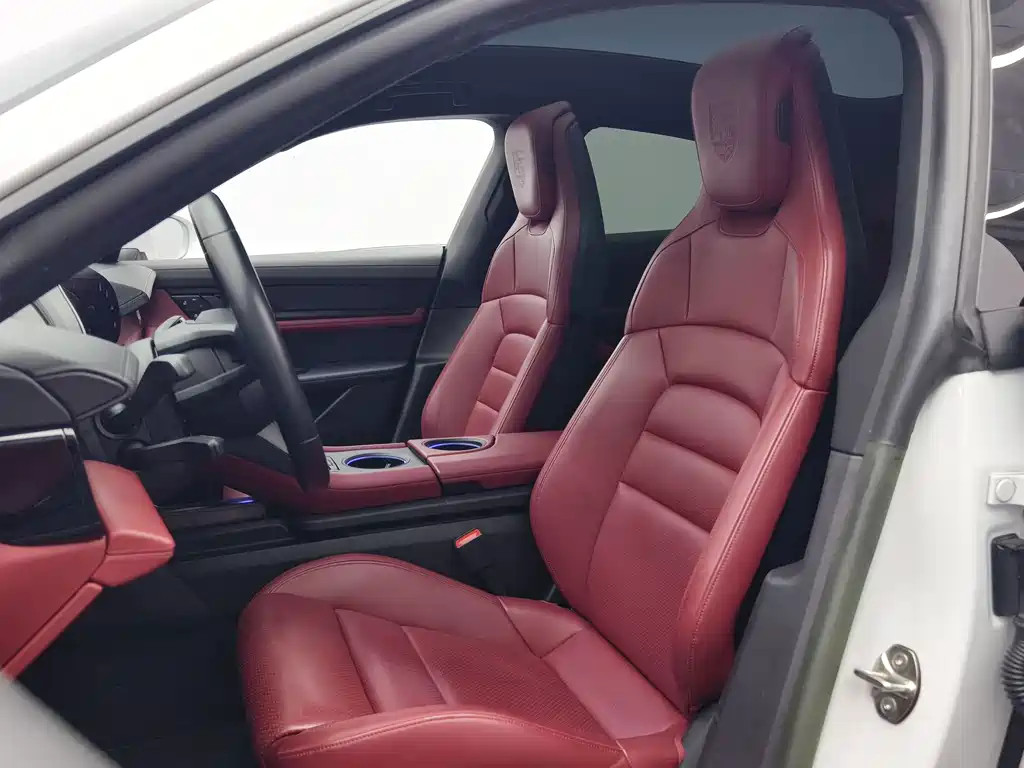 Porsche Taycan — миниатюра 10
