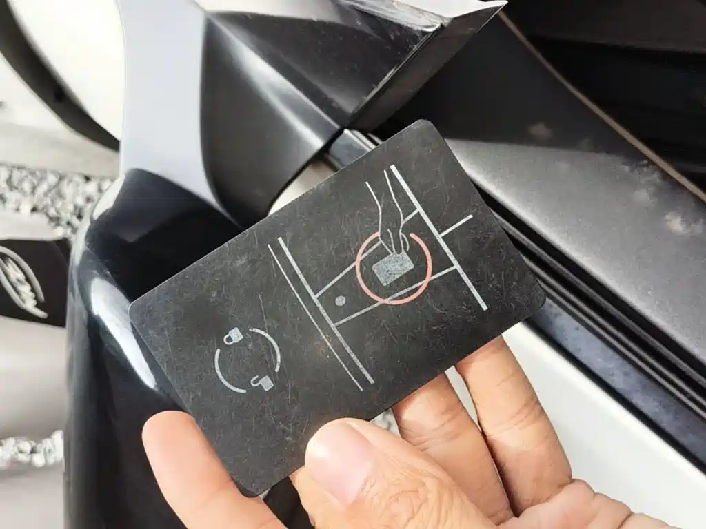Tesla Model 3 — миниатюра 9