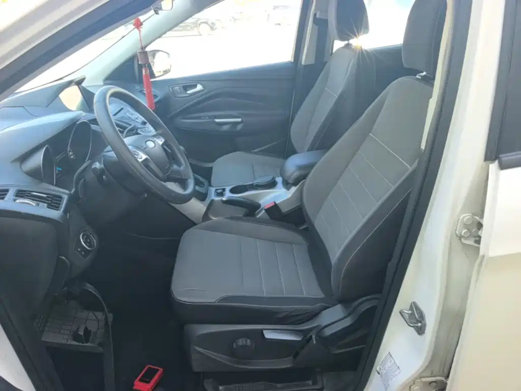 Ford Kuga — миниатюра 15