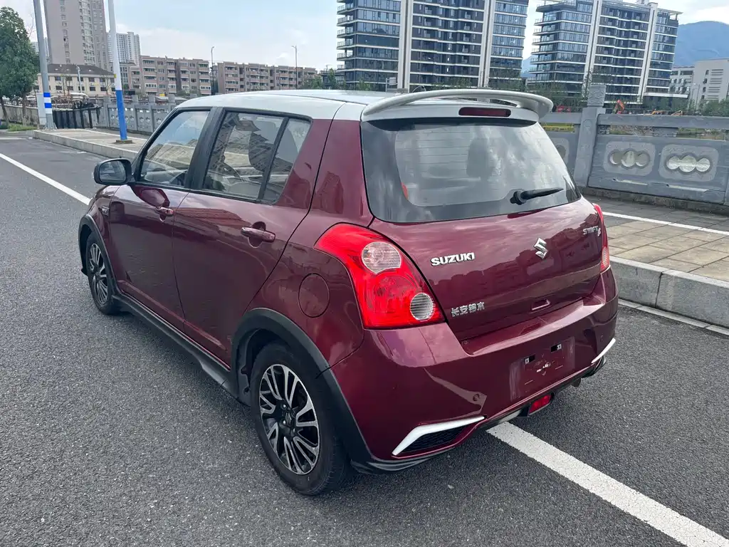 Suzuki Swift — миниатюра 6