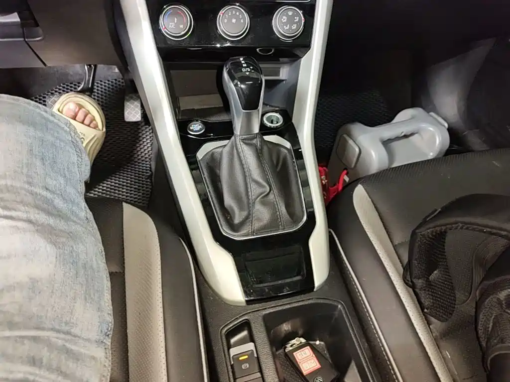 Volkswagen T-Roc — миниатюра 14