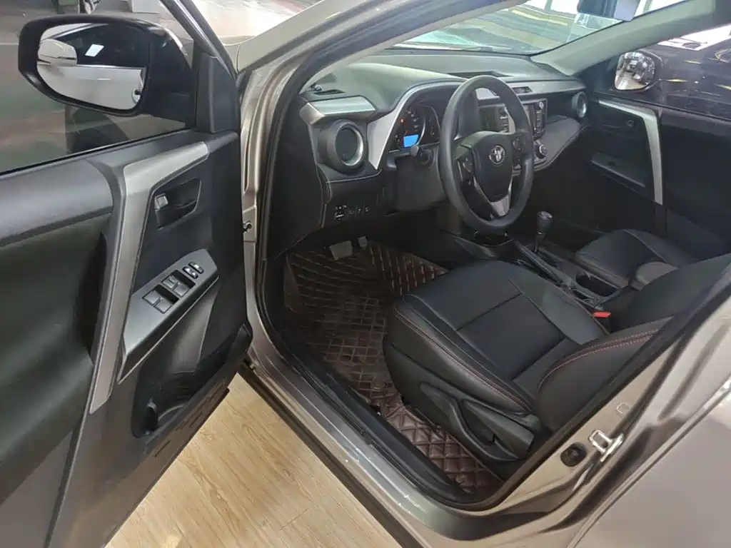 Toyota RAV4 — миниатюра 16