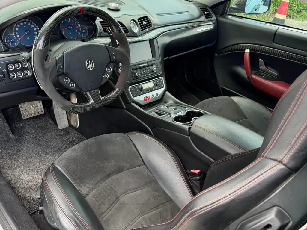 Maserati GranTurismo 2013 4.7L Sport F1